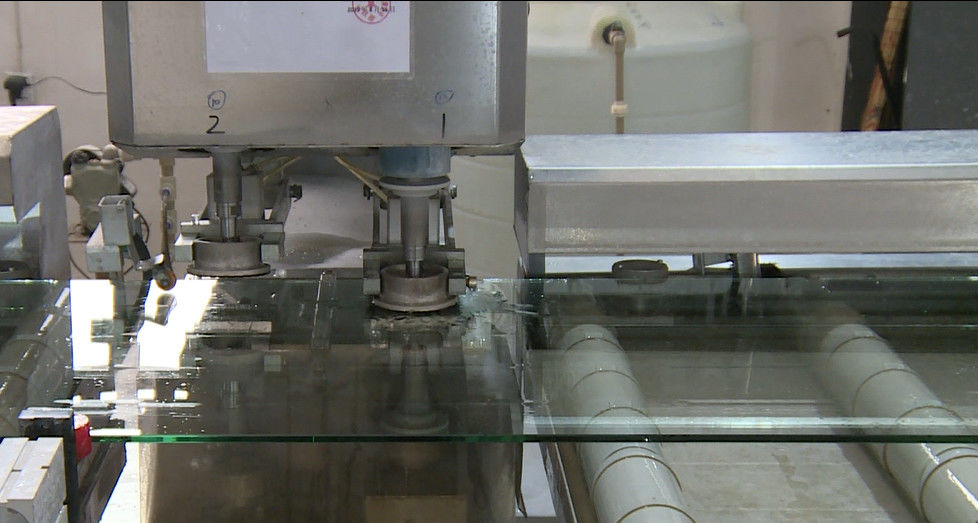 SWAN GLASS CO.,LTD 製造者の生産ライン