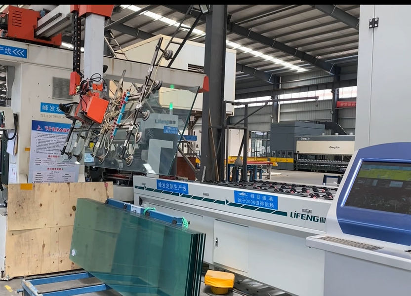 SWAN GLASS CO.,LTD 製造者の生産ライン