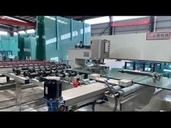 4000平方メートルの工場で 複数の生産ライン